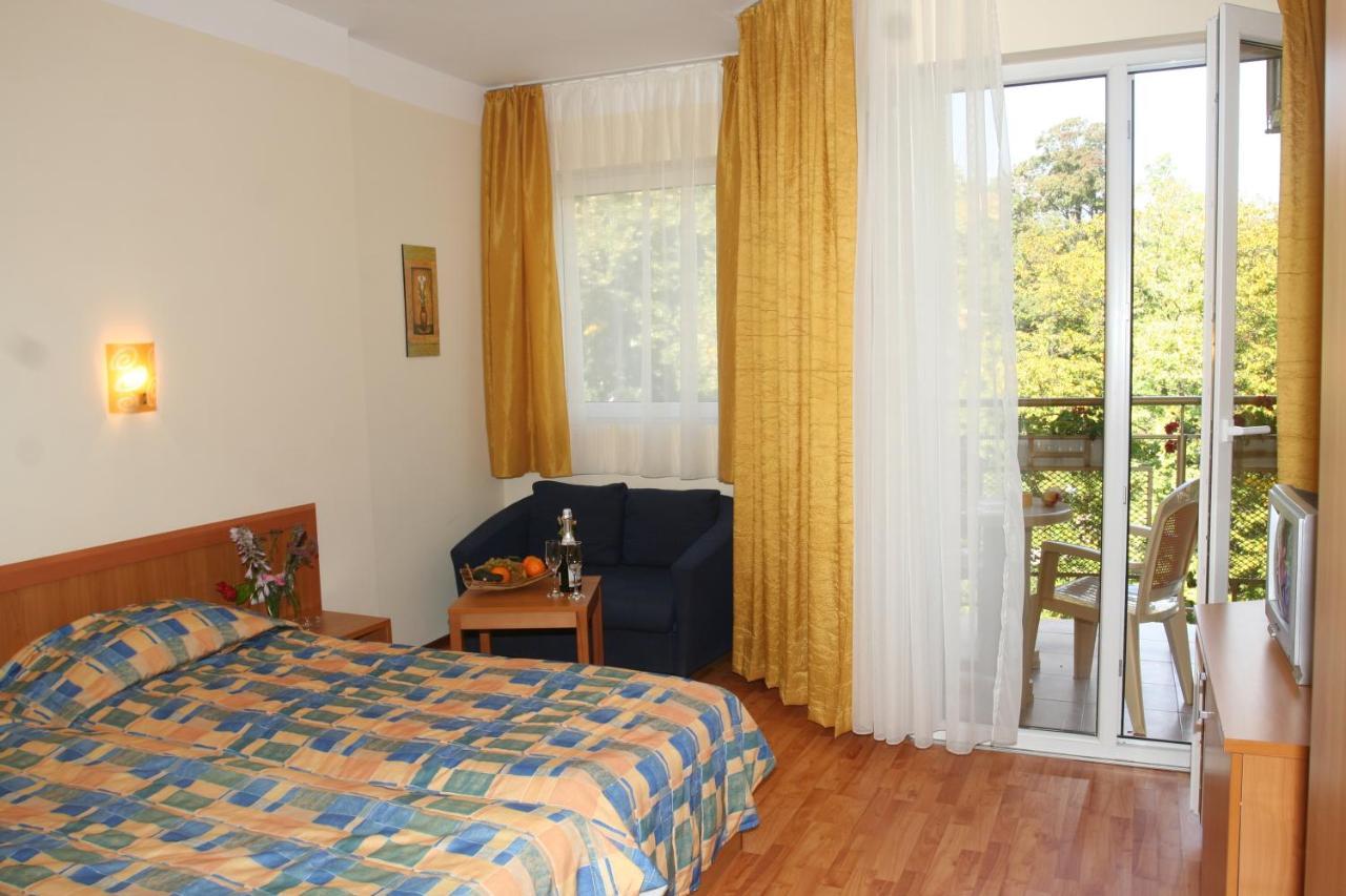 Joya Park Apartments Golden Sands Esterno foto
